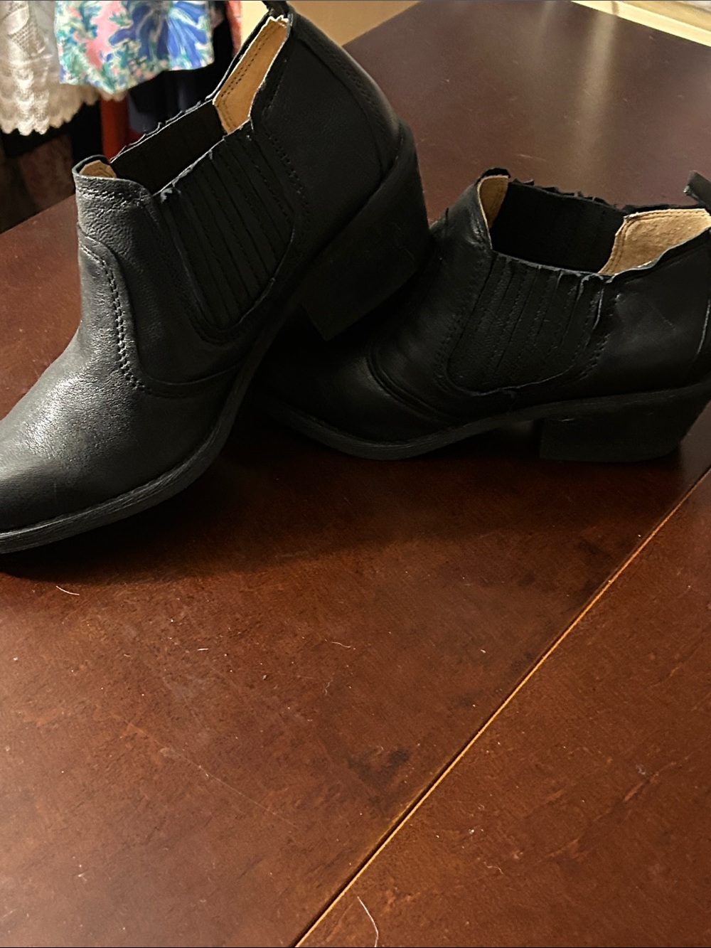 Söfft Black Leather Chelsea Ankle Booties Size 8M